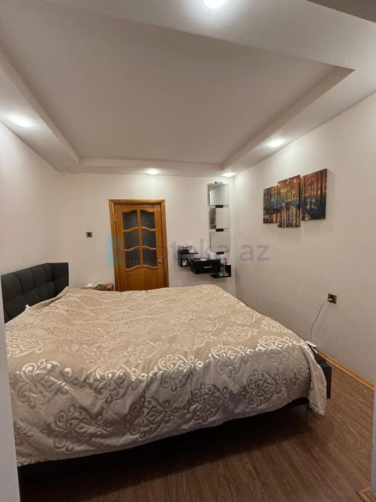 Satılır 4 otaqlı köhnə tikili 110 m²