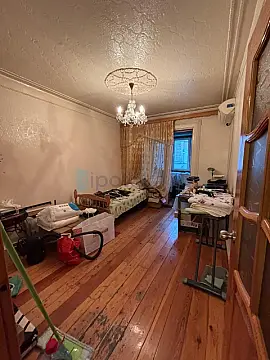 Satılır 4 otaqlı köhnə tikili 110 m²