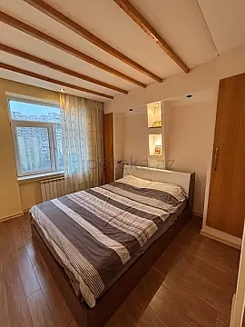 Satılır 4 otaqlı köhnə tikili 110 m²
