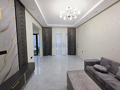 Satılır 4 otaqlı mənzil 150 m²