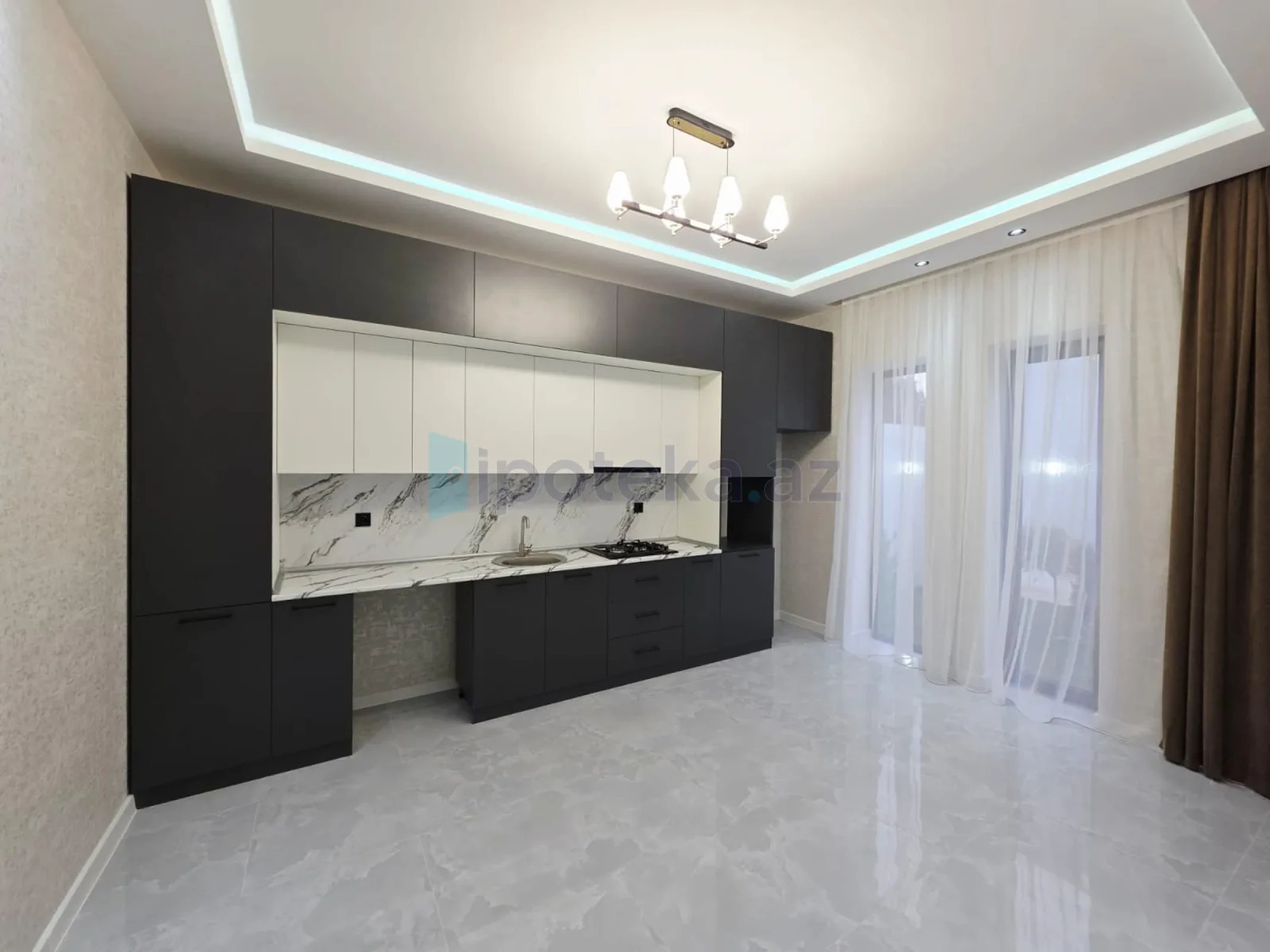Satılır 4 otaqlı mənzil 150 m²
