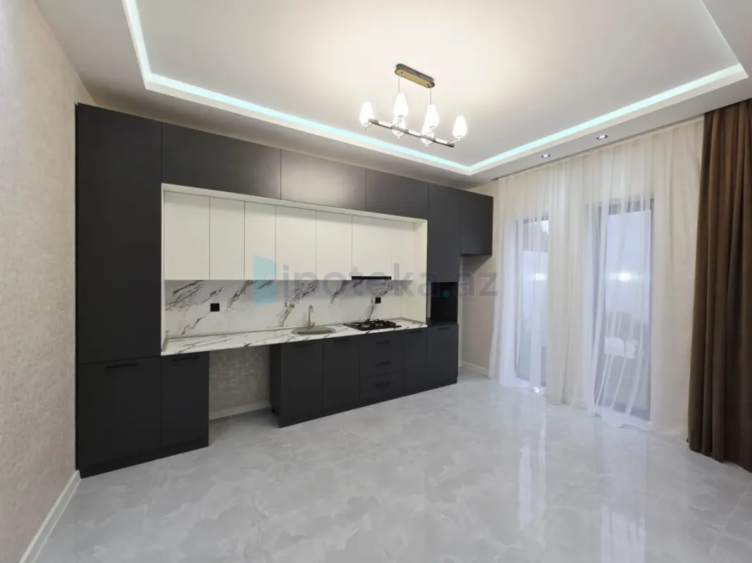 Satılır 4 otaqlı mənzil 150 m²