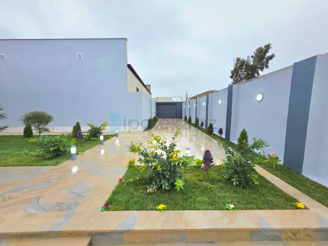 Satılır 4 otaqlı mənzil 150 m²