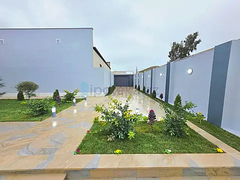 Satılır 4 otaqlı mənzil 150 m²