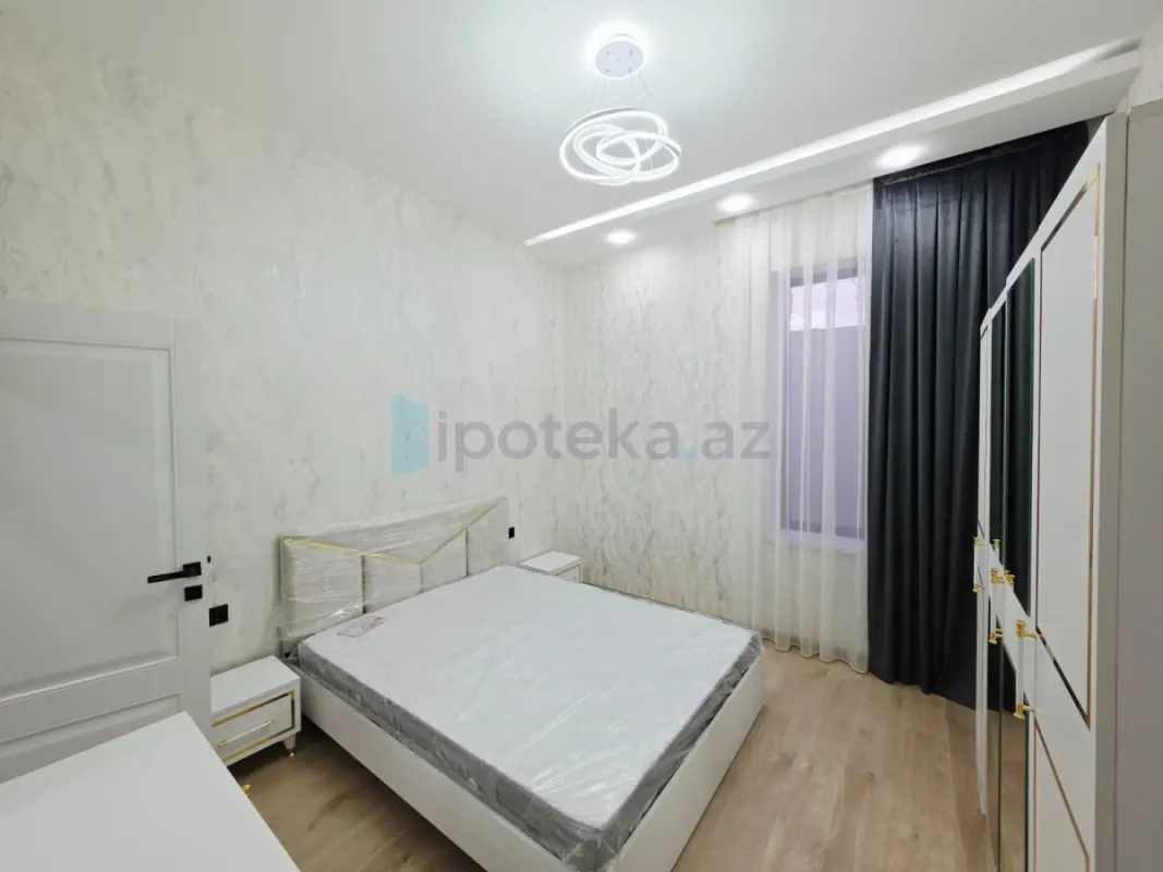 Satılır 4 otaqlı mənzil 150 m²