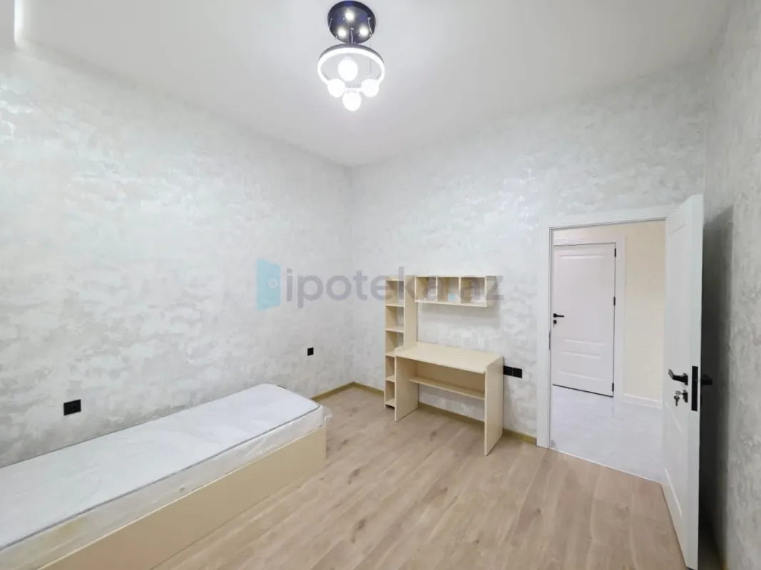 Satılır 4 otaqlı mənzil 150 m²