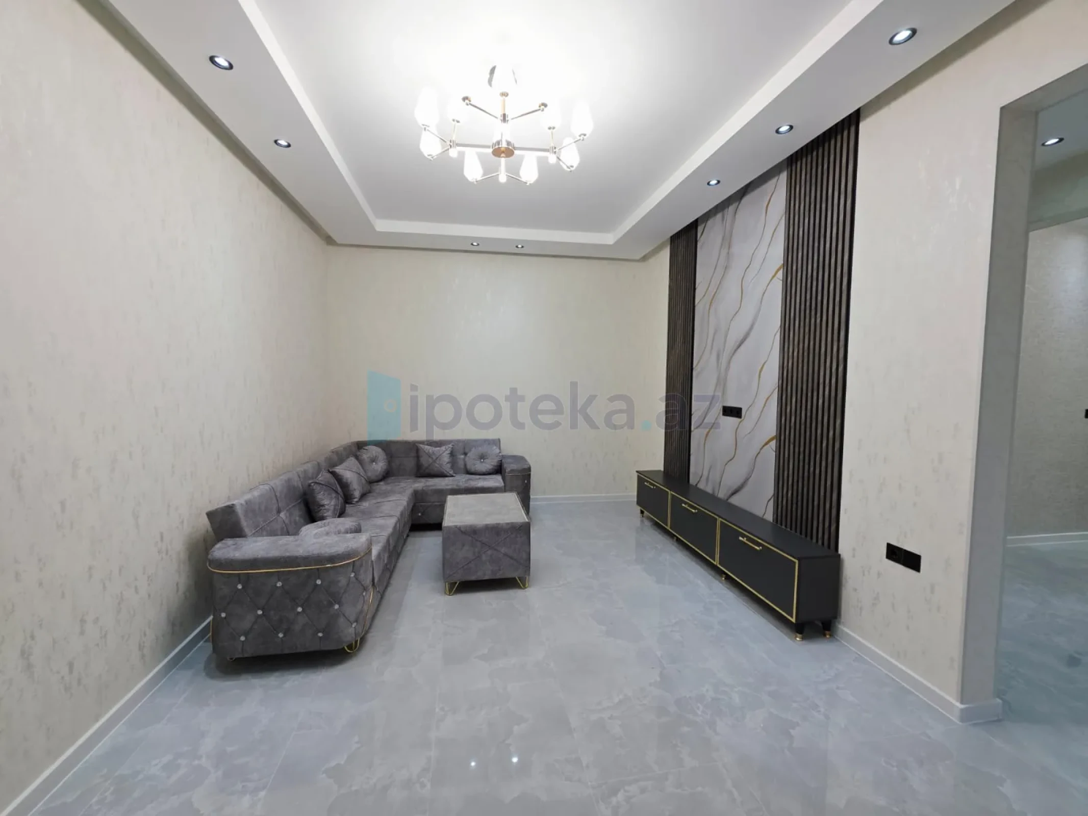 Satılır 4 otaqlı mənzil 150 m²
