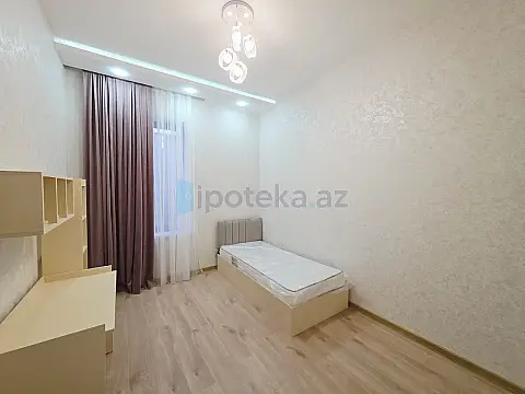 Satılır 4 otaqlı mənzil 150 m²