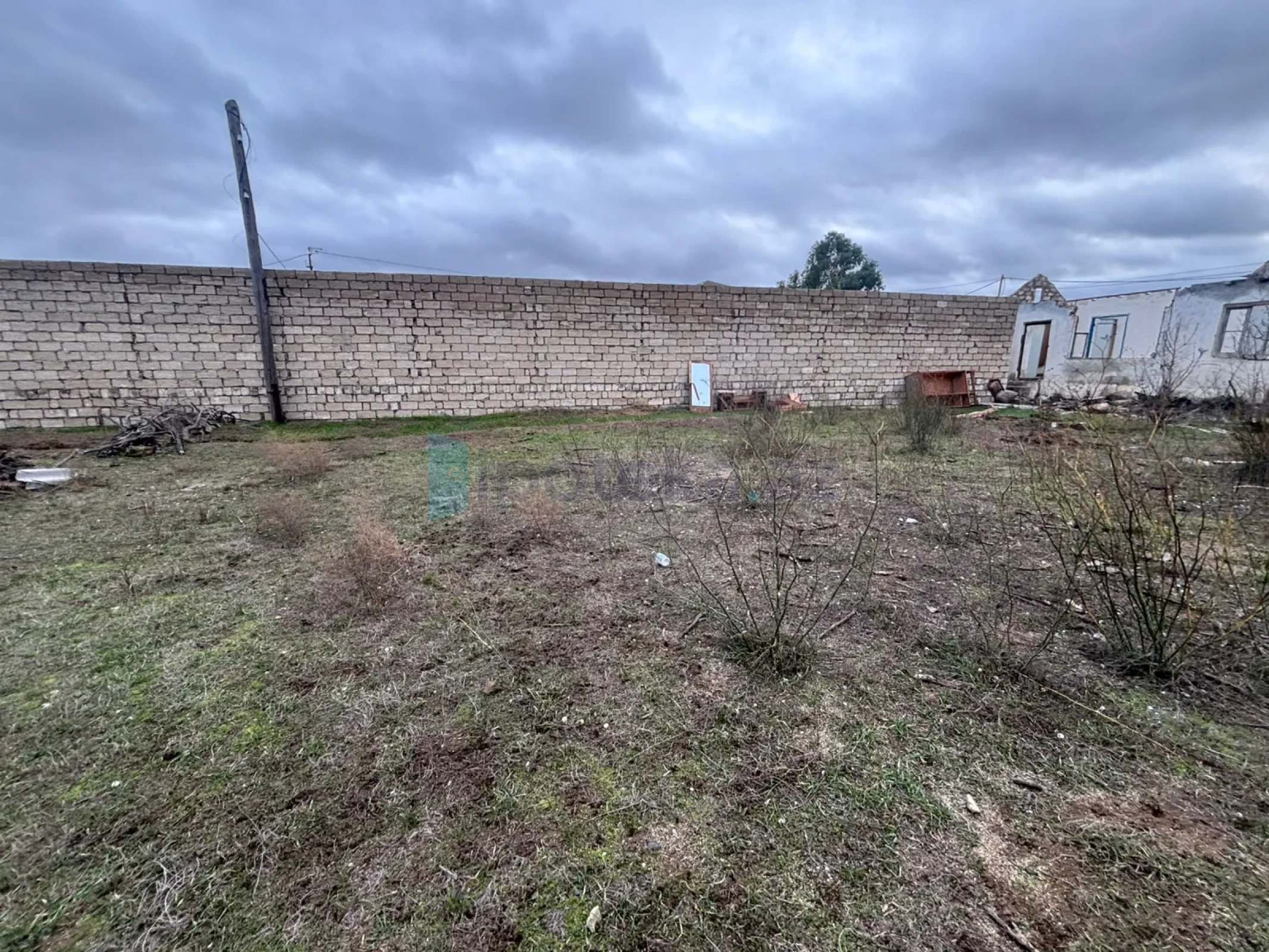 Satılır torpaq sahəsi 2 m²