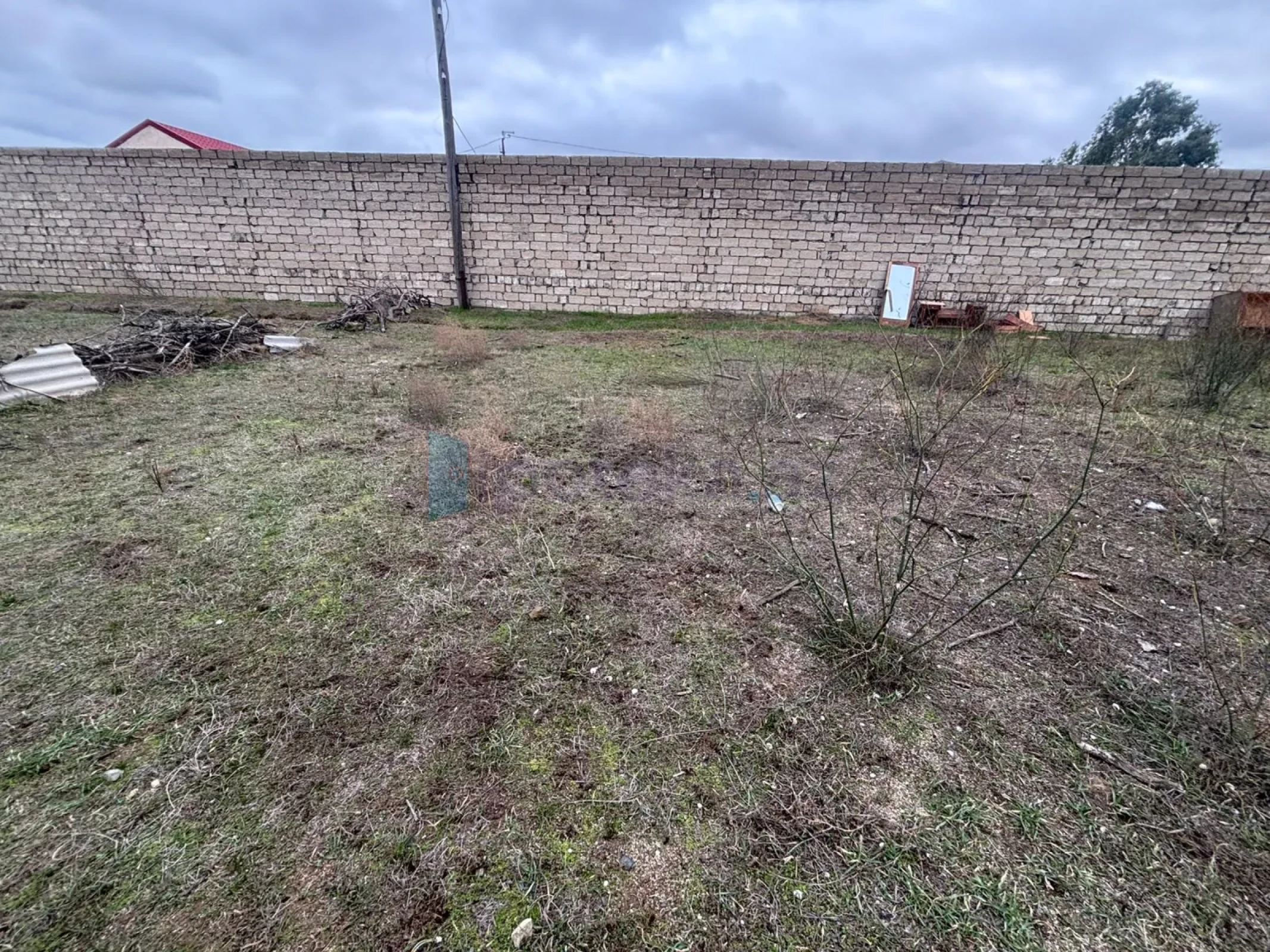 Satılır torpaq sahəsi 2 m²