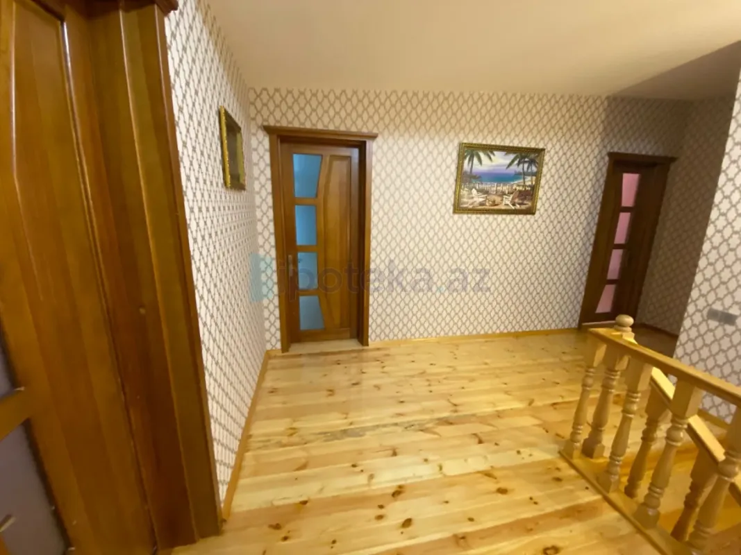 Satılır 4 otaqlı mənzil 300 m²