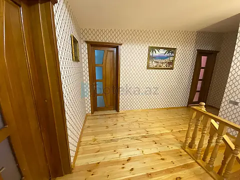 Satılır 4 otaqlı mənzil 300 m²