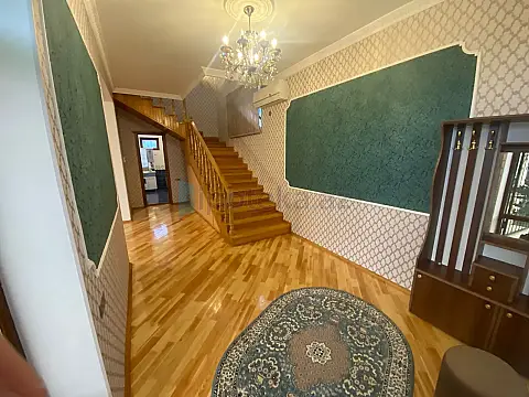 Satılır 4 otaqlı mənzil 300 m²