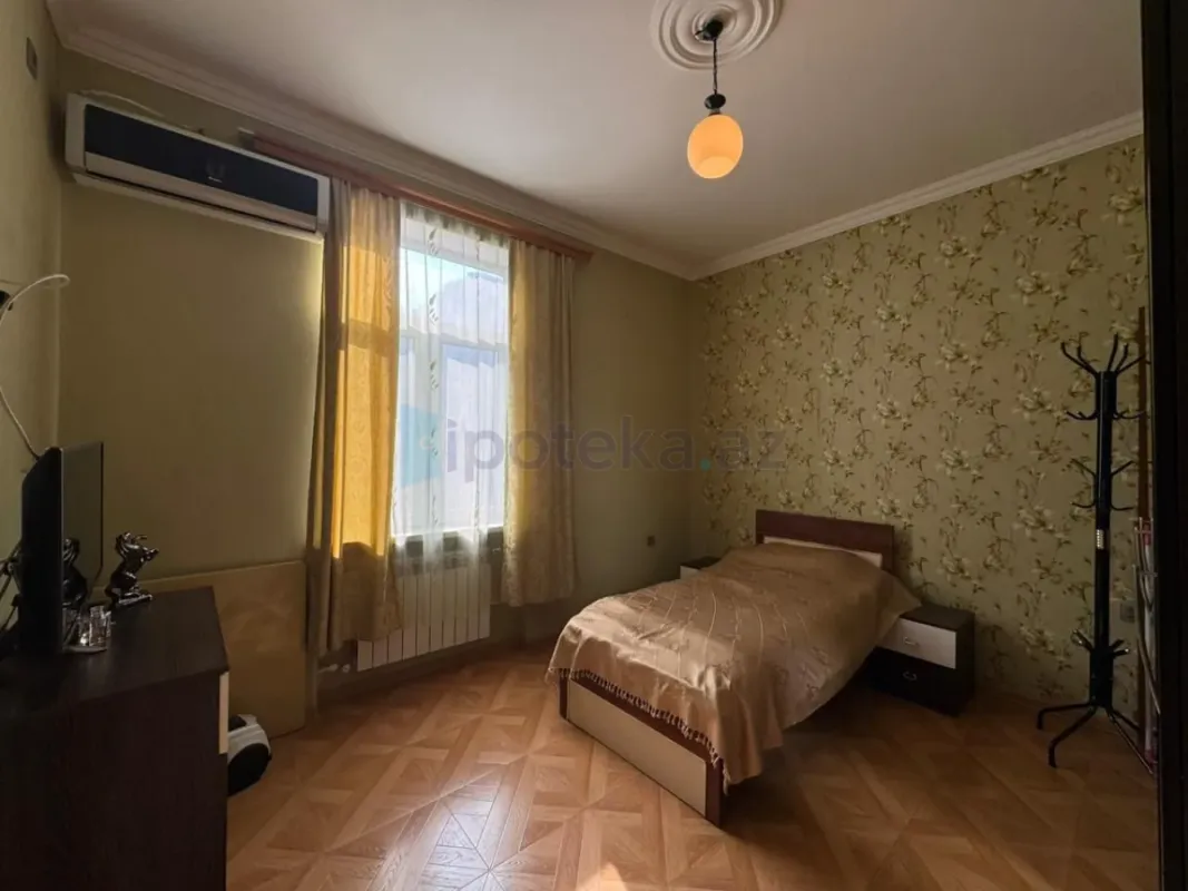 Satılır 3 otaqlı köhnə tikili 80 m²