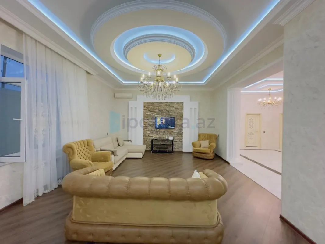 Satılır 6 otaqlı mənzil 200 m²