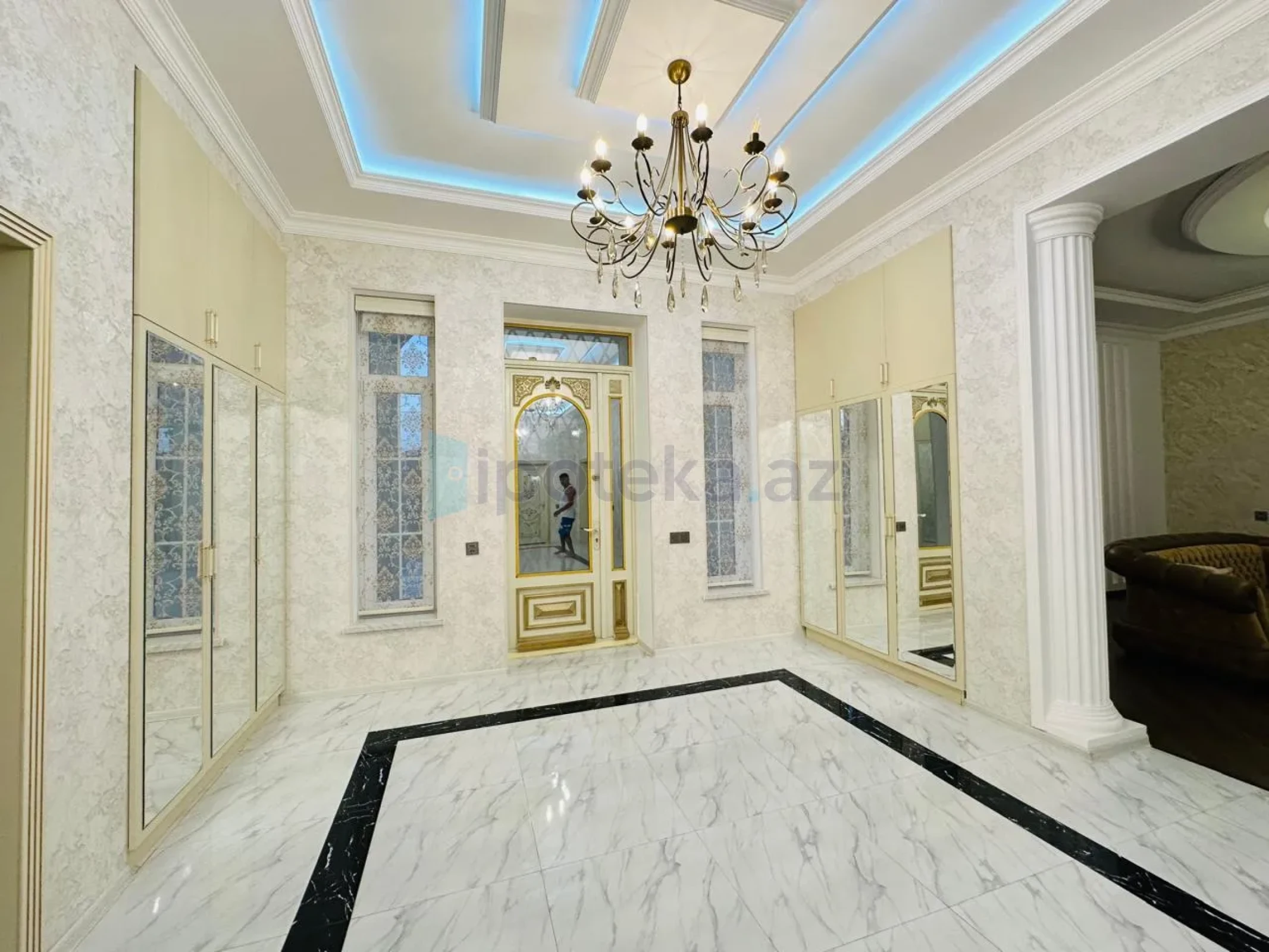 Satılır 6 otaqlı mənzil 200 m²