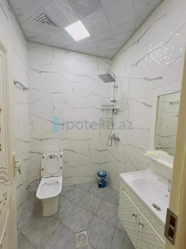 Satılır 6 otaqlı mənzil 200 m²