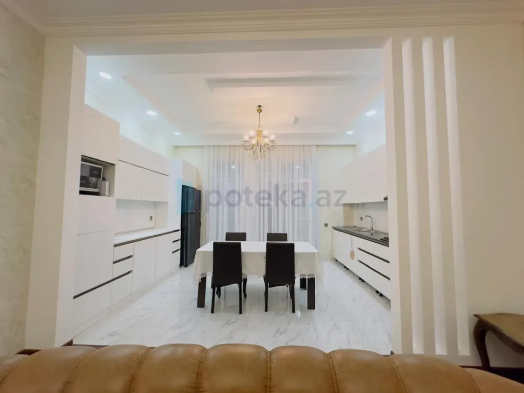 Satılır 6 otaqlı mənzil 200 m²