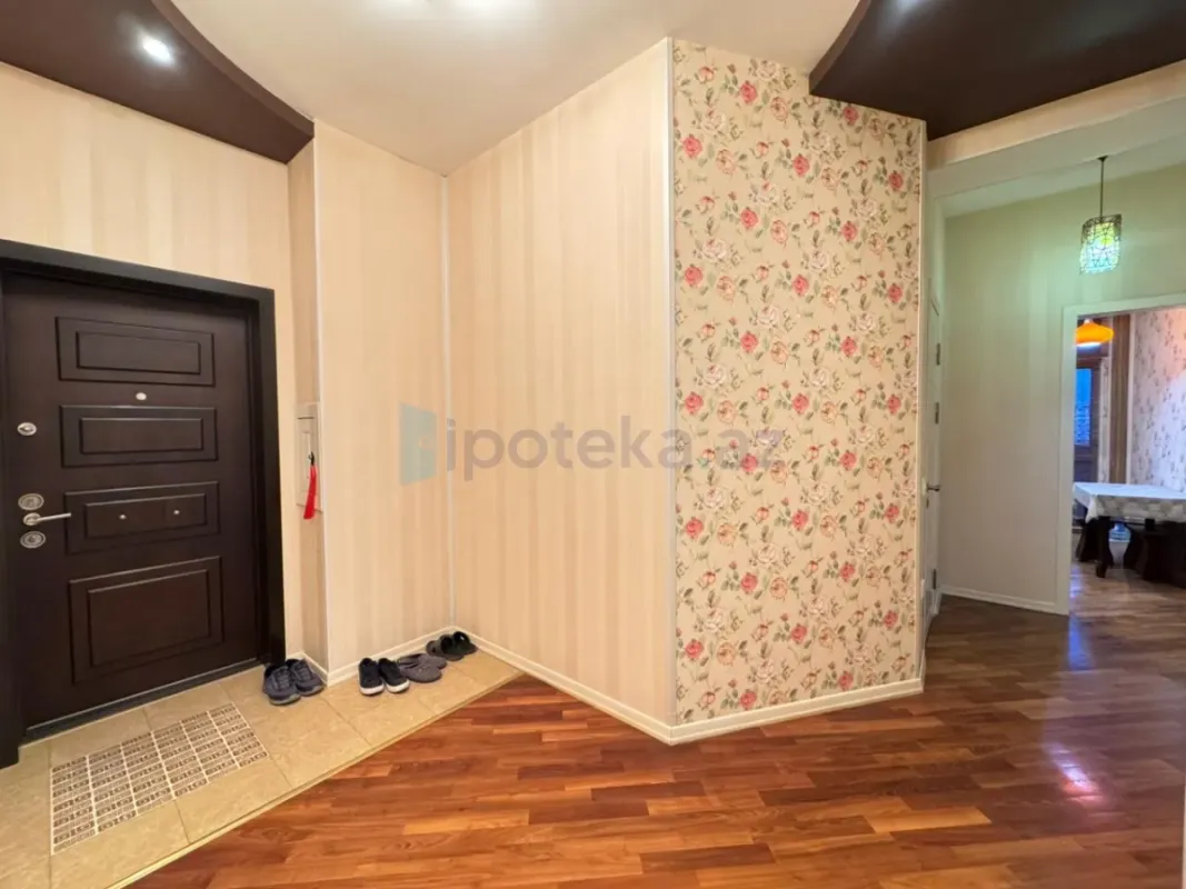 Satılır 3 otaqlı yeni tikili 85 m²