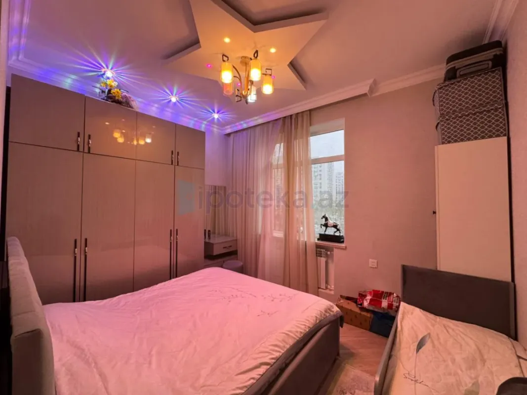 Satılır 2 otaqlı yeni tikili 65 m²