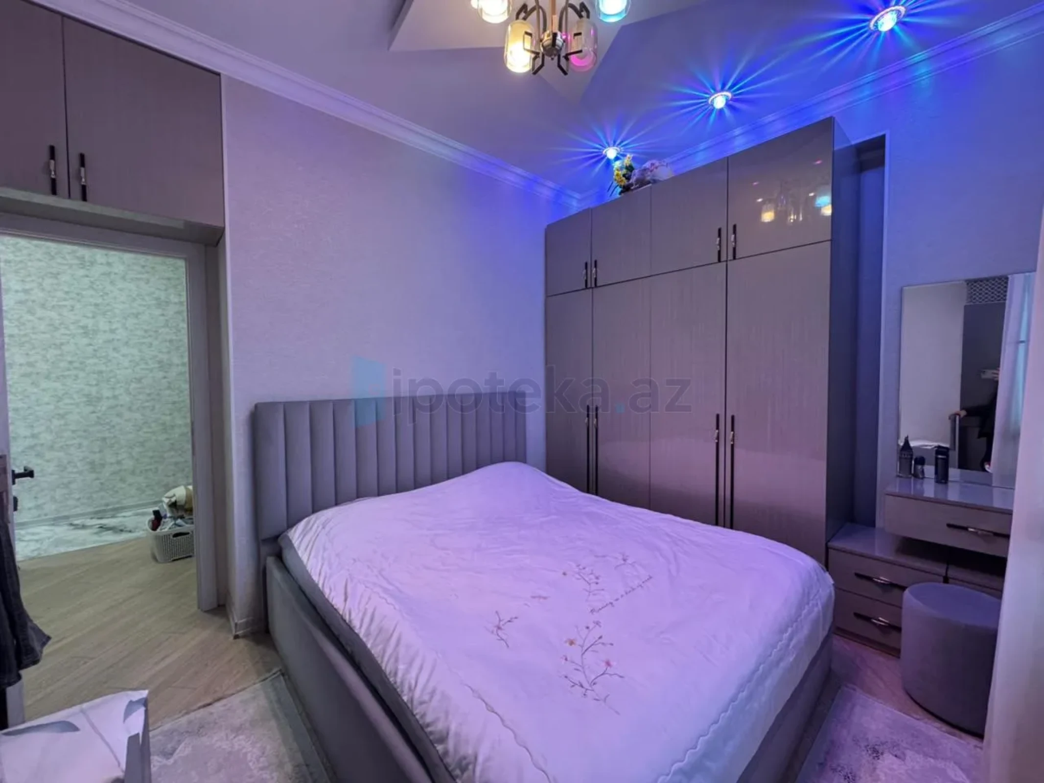 Satılır 2 otaqlı yeni tikili 65 m²