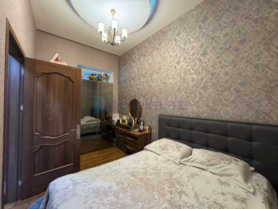 Satılır 2 otaqlı köhnə tikili 65 m²