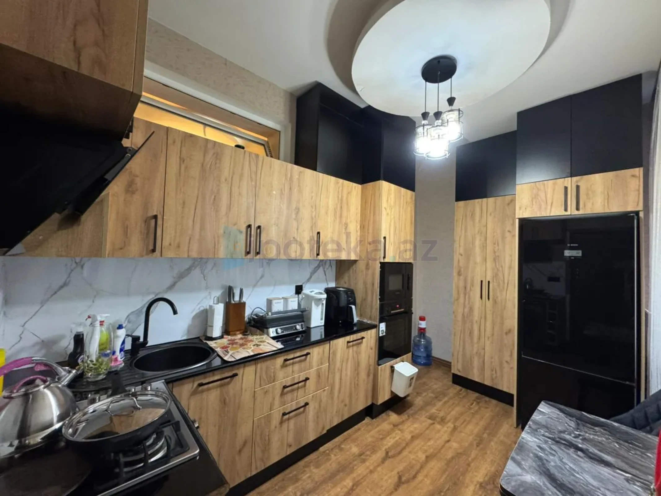 Satılır 2 otaqlı köhnə tikili 65 m²