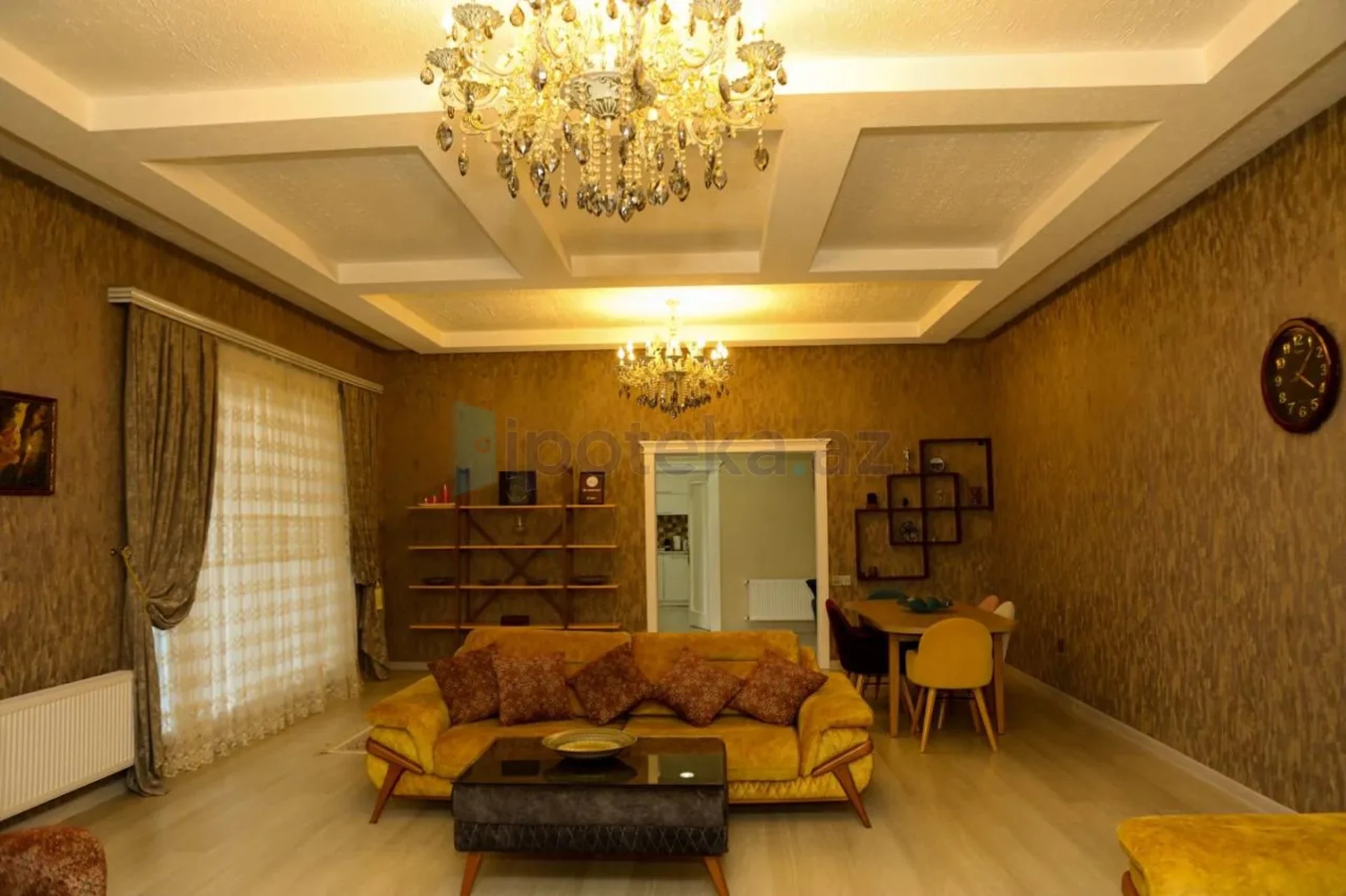 Satılır 5 otaqlı mənzil 220 m²