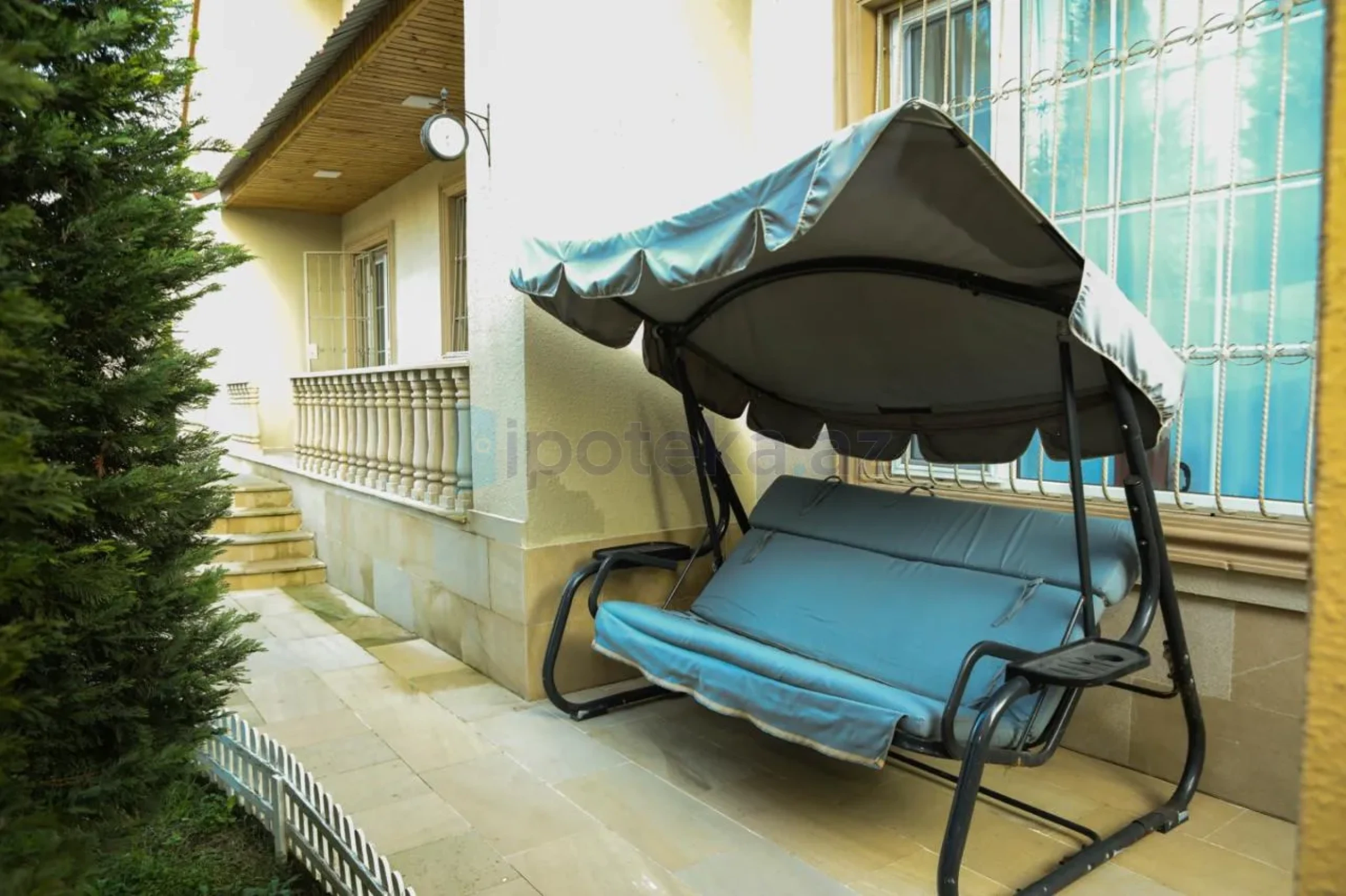 Satılır 5 otaqlı mənzil 220 m²