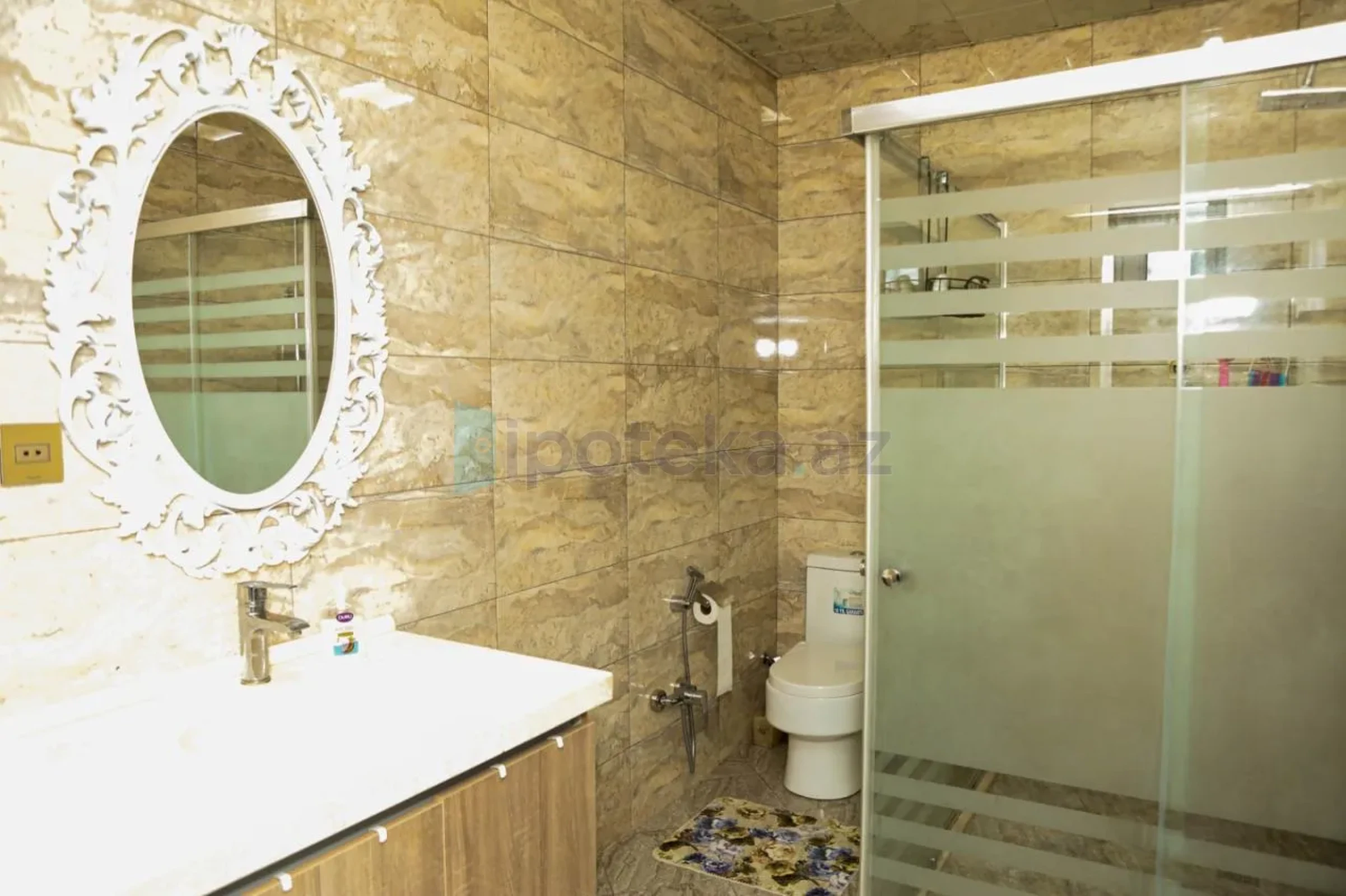 Satılır 5 otaqlı mənzil 220 m²