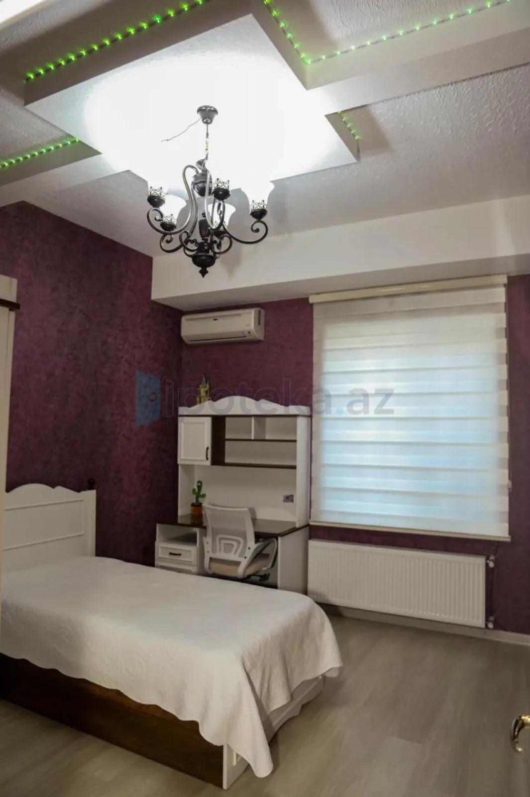 Satılır 5 otaqlı mənzil 220 m²