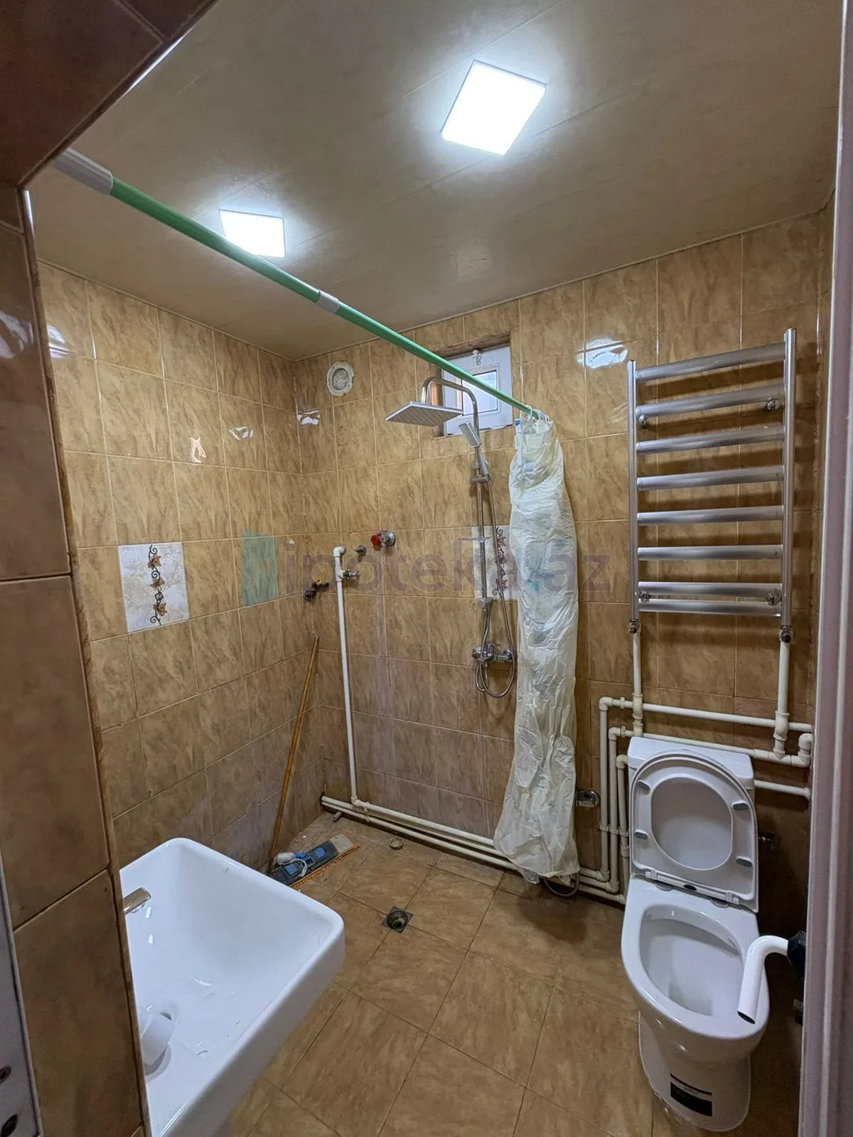 Satılır 3 otaqlı köhnə tikili 90 m²