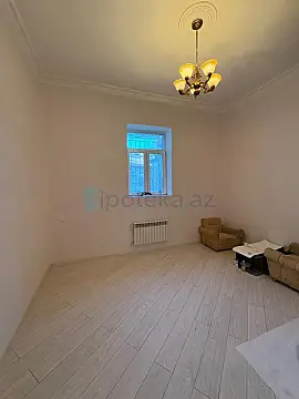 Satılır 3 otaqlı köhnə tikili 90 m²