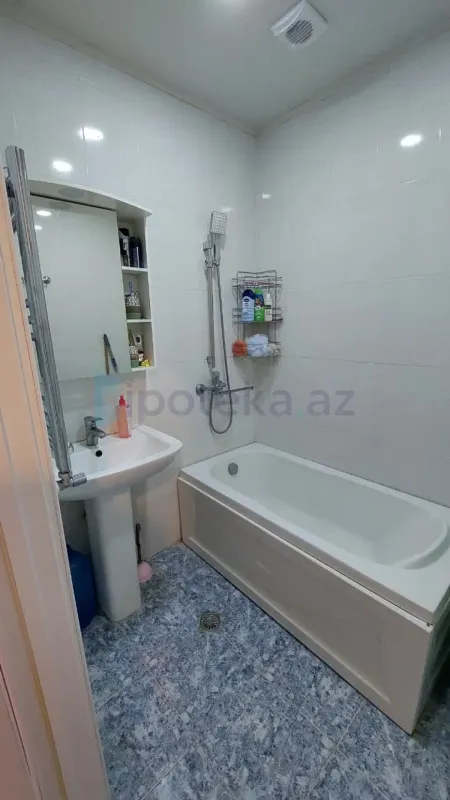 Satılır 3 otaqlı yeni tikili 85 m²