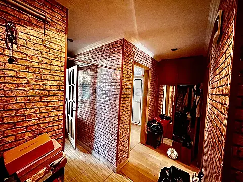 Satılır 2 otaqlı köhnə tikili 55 m²