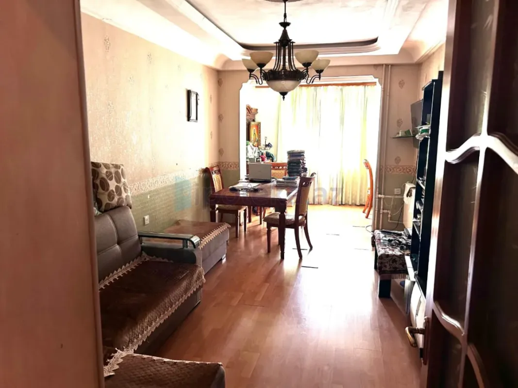 Satılır 2 otaqlı köhnə tikili 55 m²
