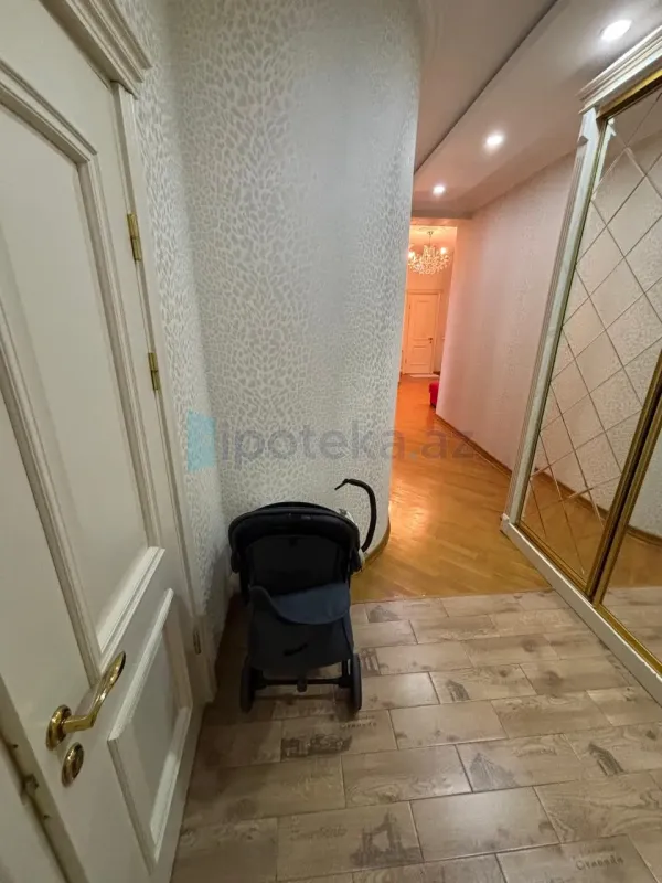 Satılır 3 otaqlı yeni tikili 100 m²