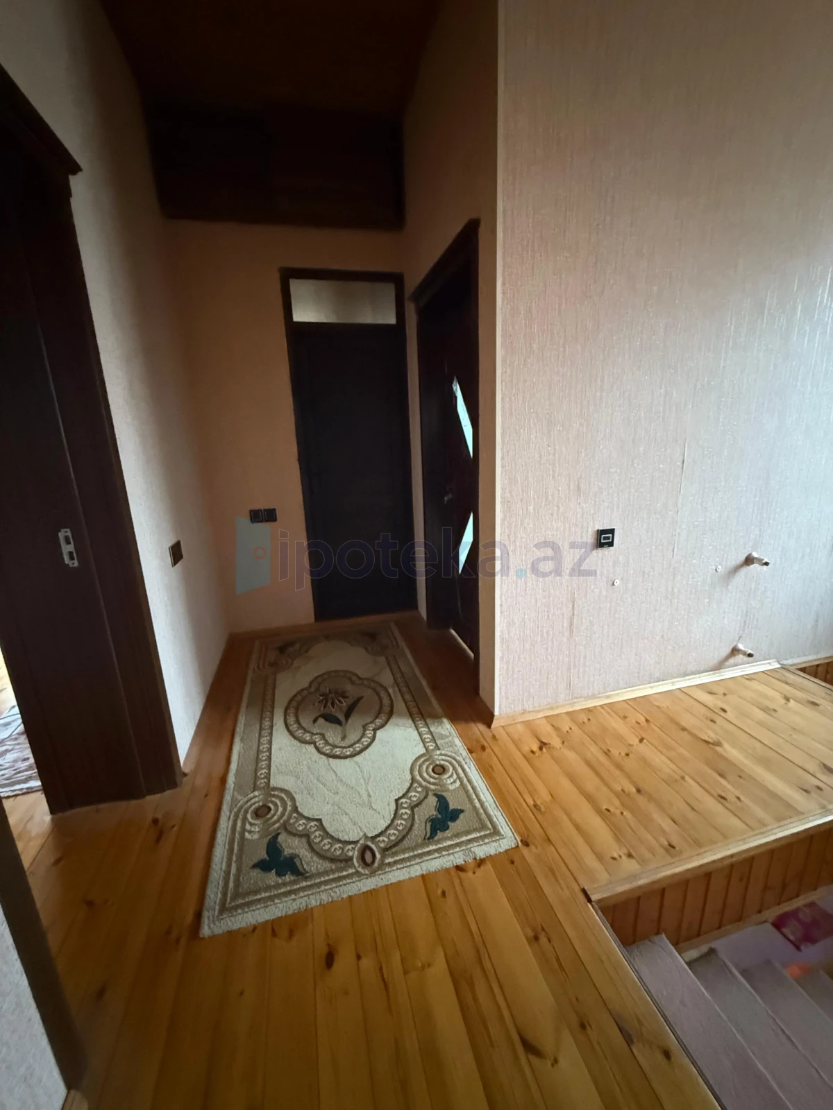 Satılır 5 otaqlı həyət evi 200 m²