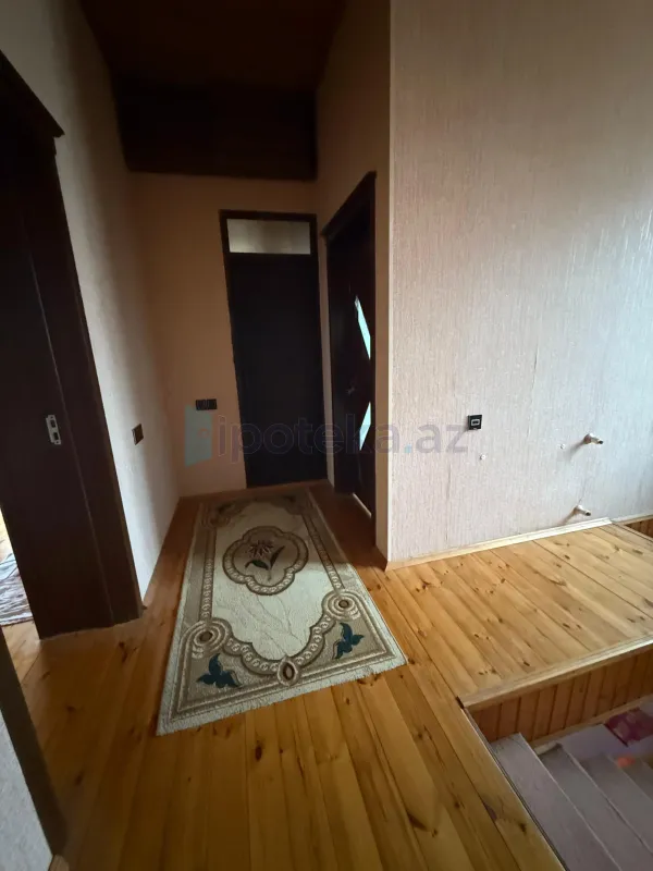 Satılır 5 otaqlı həyət evi 200 m²