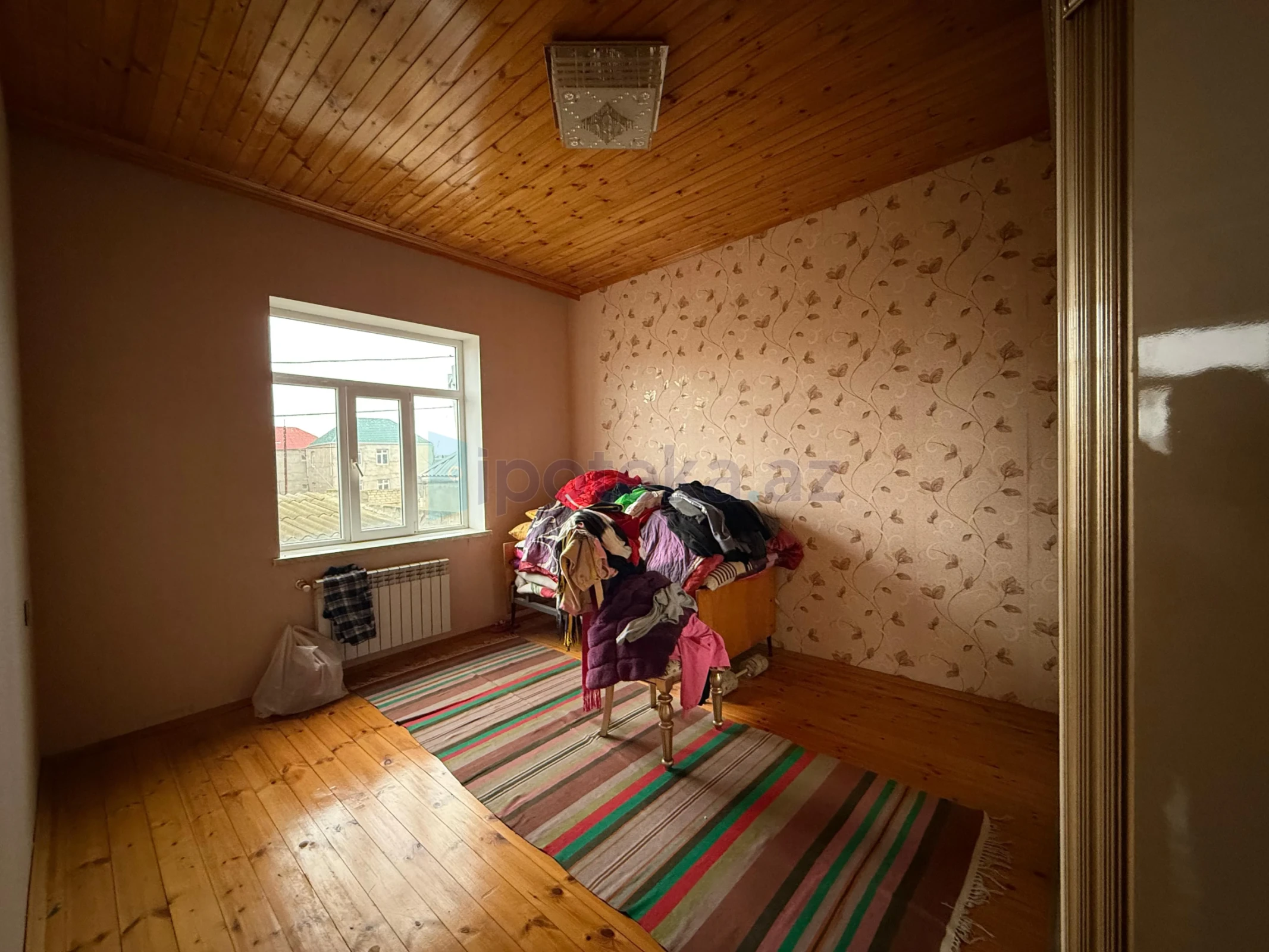 Satılır 5 otaqlı həyət evi 200 m²