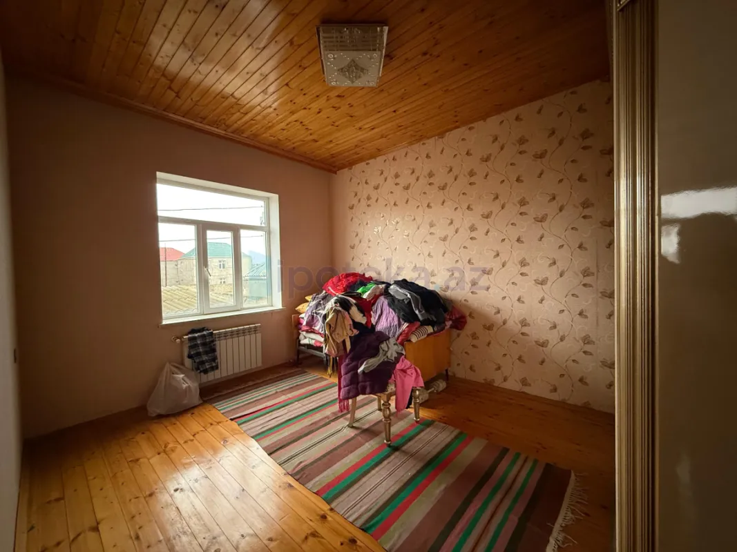 Satılır 5 otaqlı həyət evi 200 m²