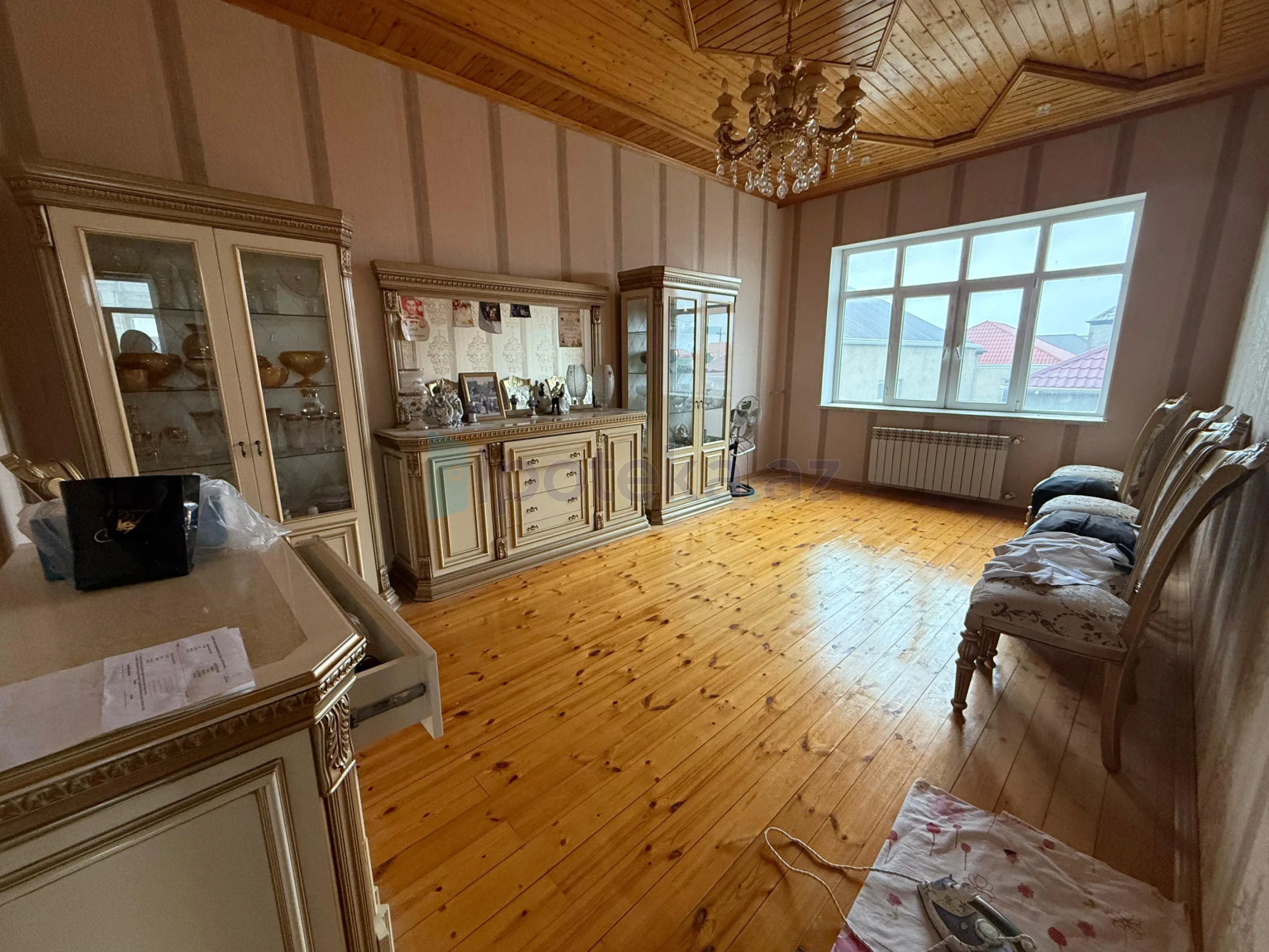 Satılır 5 otaqlı həyət evi 200 m²
