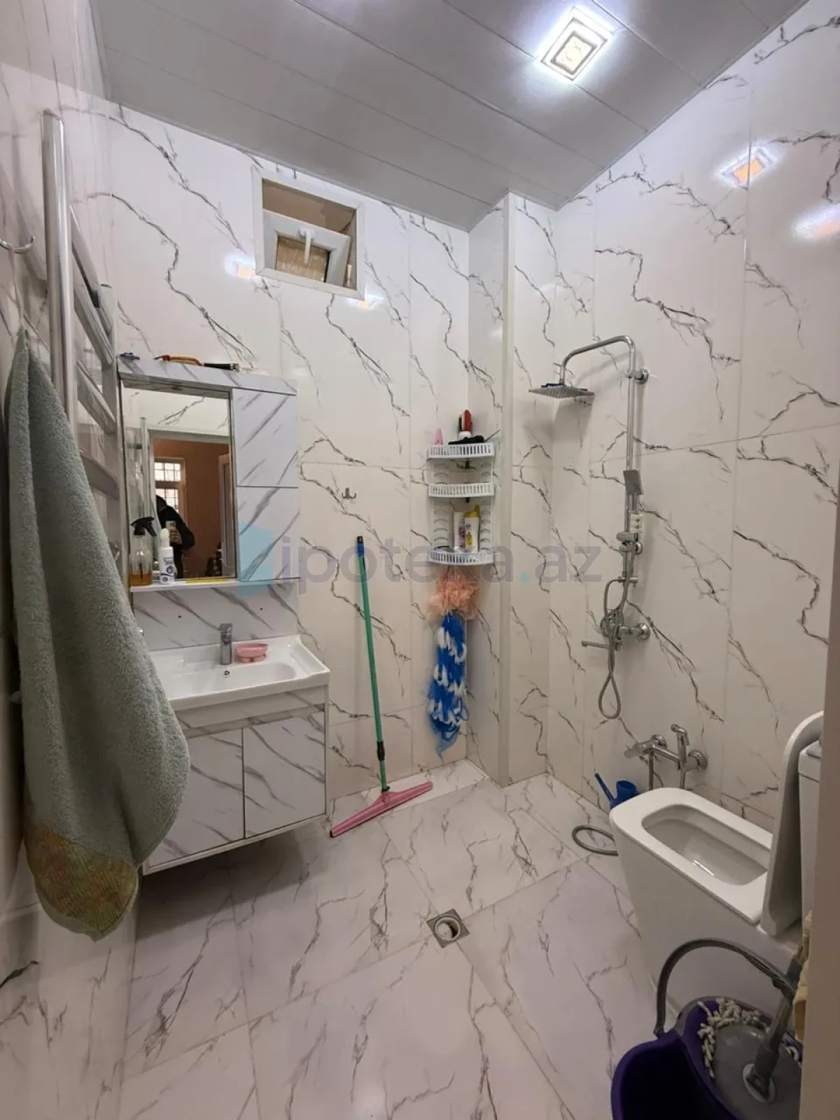 Satılır 6 otaqlı həyət evi 200 m²