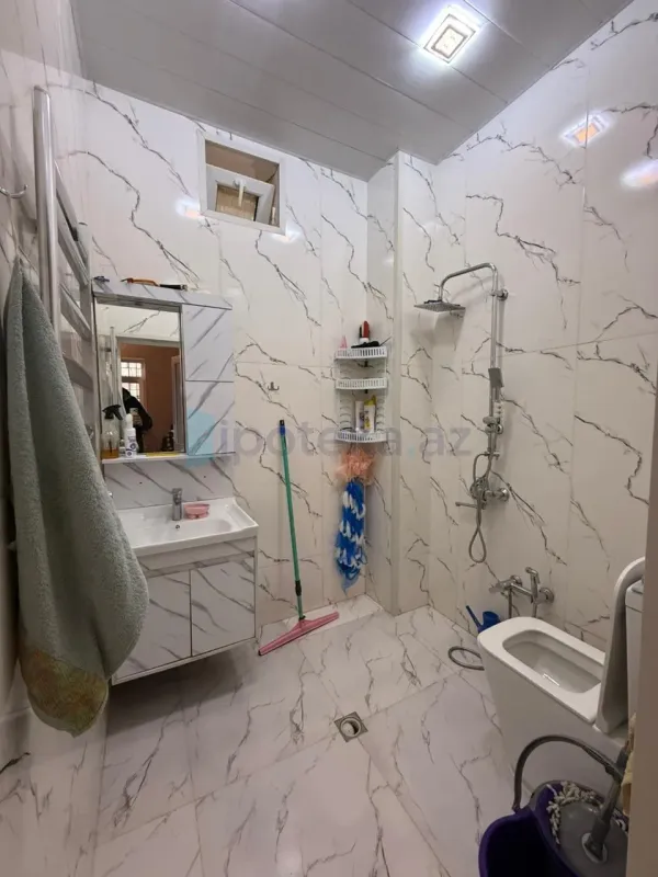 Satılır 6 otaqlı həyət evi 200 m²