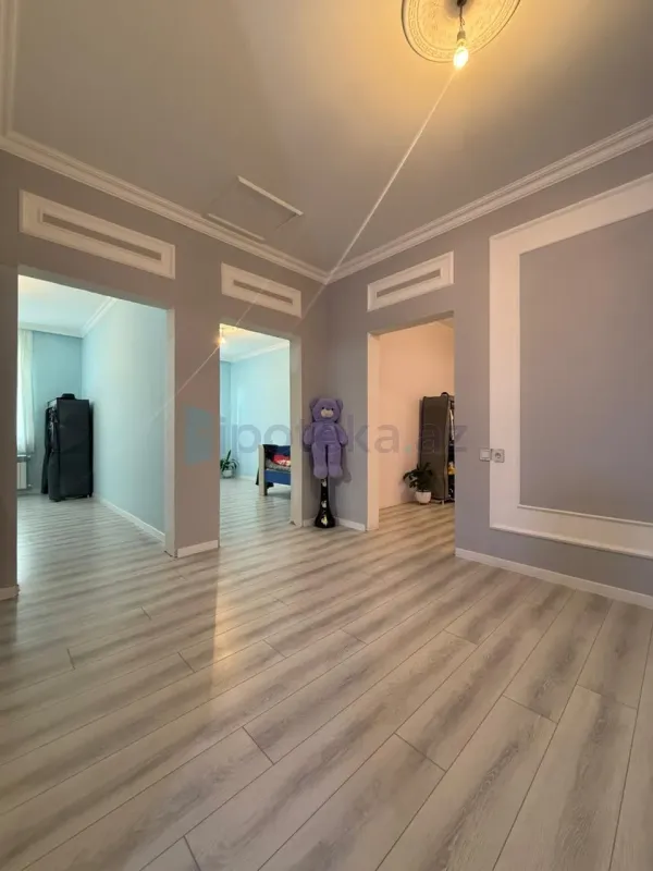Satılır 6 otaqlı həyət evi 200 m²