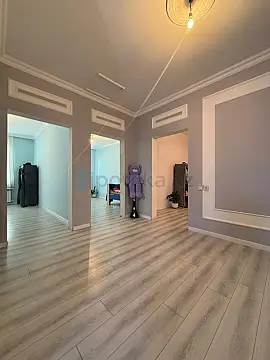 Satılır 6 otaqlı həyət evi 200 m²