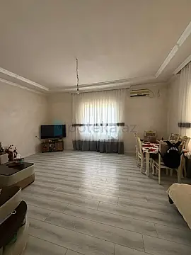 Satılır 6 otaqlı həyət evi 200 m²