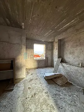 Satılır 8 otaqlı həyət evi 340 m²