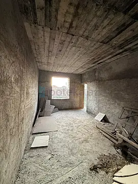 Satılır 8 otaqlı həyət evi 340 m²