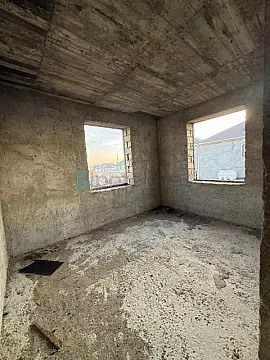 Satılır 8 otaqlı həyət evi 340 m²